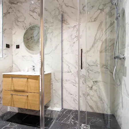 Luxury On The Champs-elysees, Heart Of Parijs