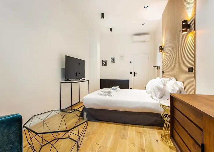 Luxury On The Champs-elysees, Heart Of * Paris