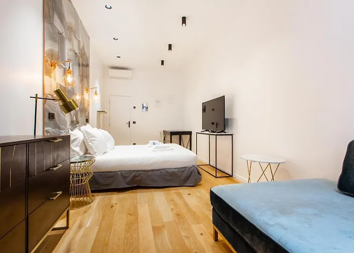 Luxury On The Champs-elysees, Heart Of * Paris