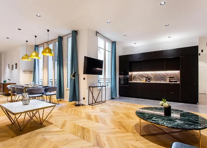 Luxury On The Champs-elysees, Heart Of *